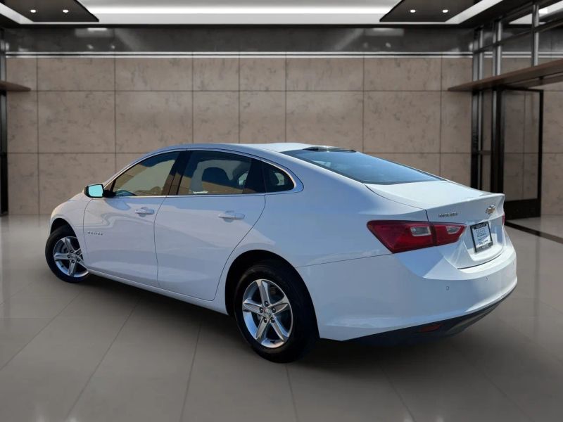 Used 2024 Chevrolet Malibu 1LT with VIN 1G1ZD5ST5RF130519 for sale in Hanford, CA