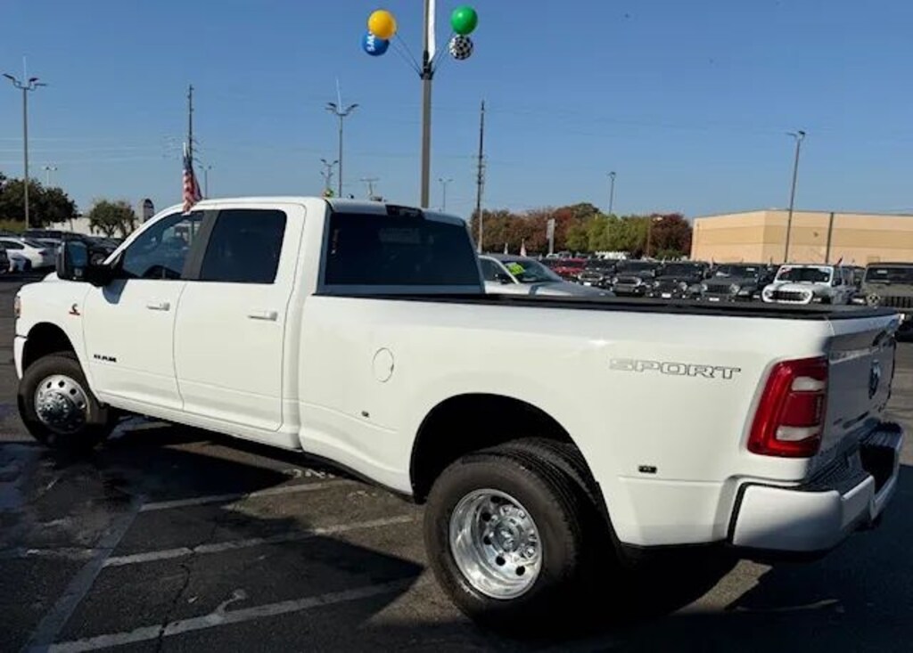 New 2024 Ram 3500 BIG HORN CREW CAB 4X4 8' BOX Pickup