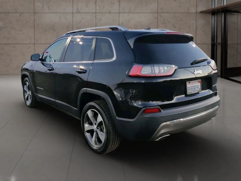 Used 2019 Jeep Cherokee Limited with VIN 1C4PJLDX4KD265018 for sale in Hanford, CA