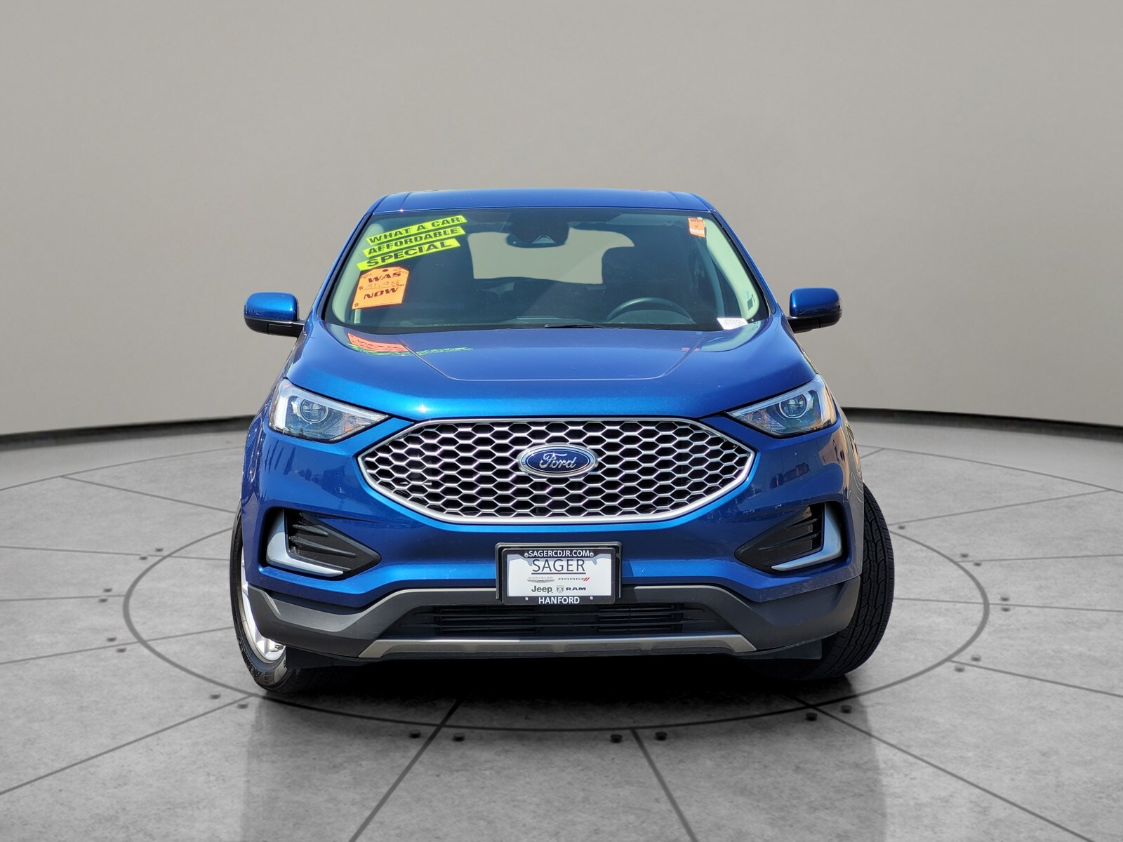 2023 Ford Edge SEL photo 2