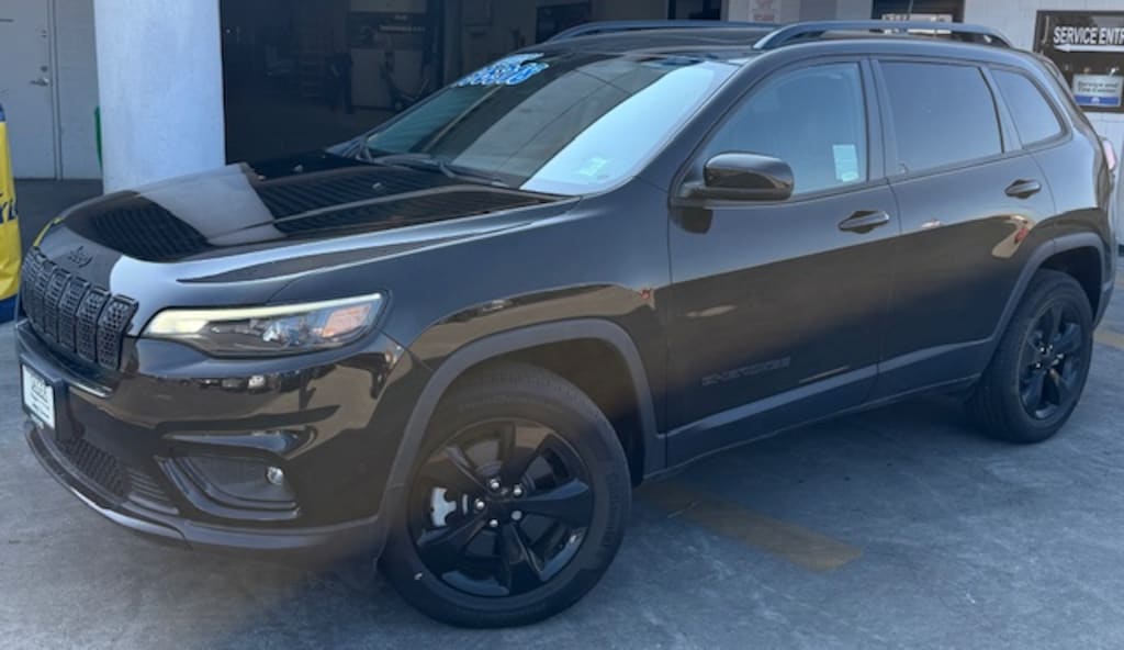 New 2023 Jeep Cherokee Cherokee Altitude Lux Sport Utility 4D Compact SUV