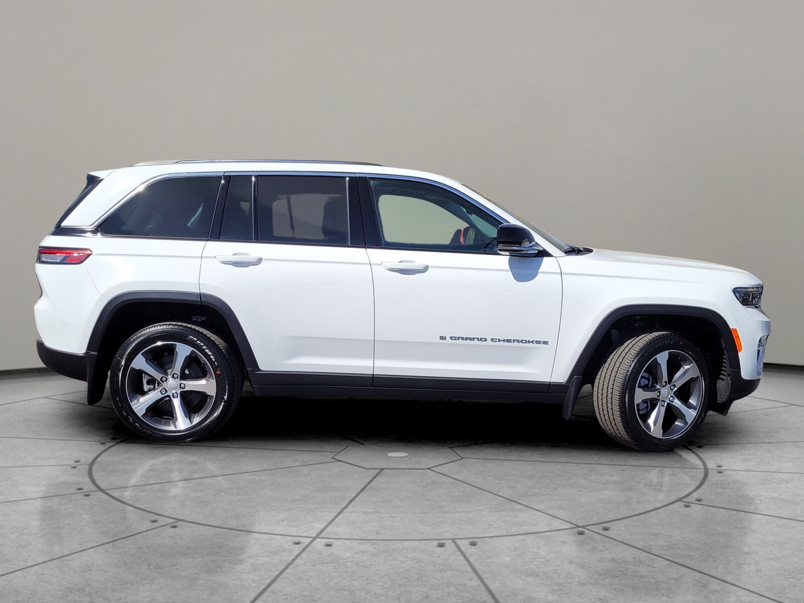 2024 Jeep Cherokee 4xe Base photo 3