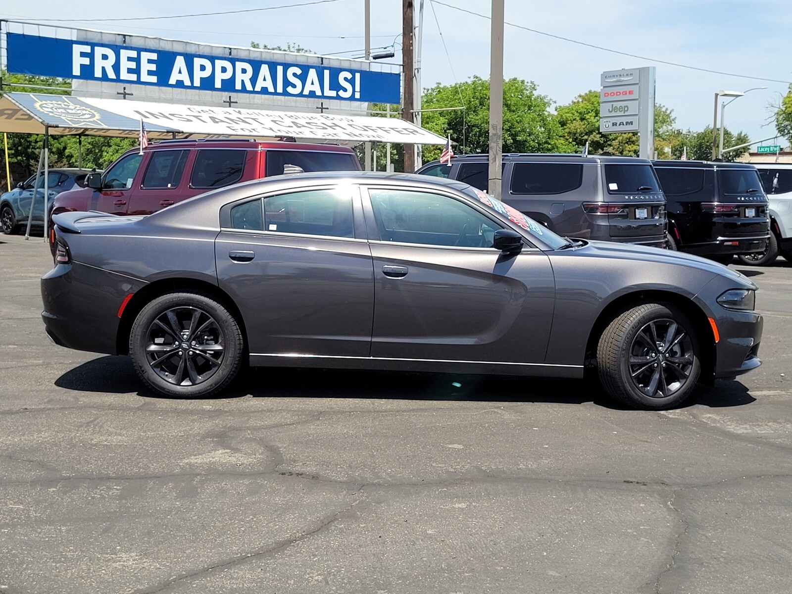 2023 Dodge Charger SXT AWD photo 3