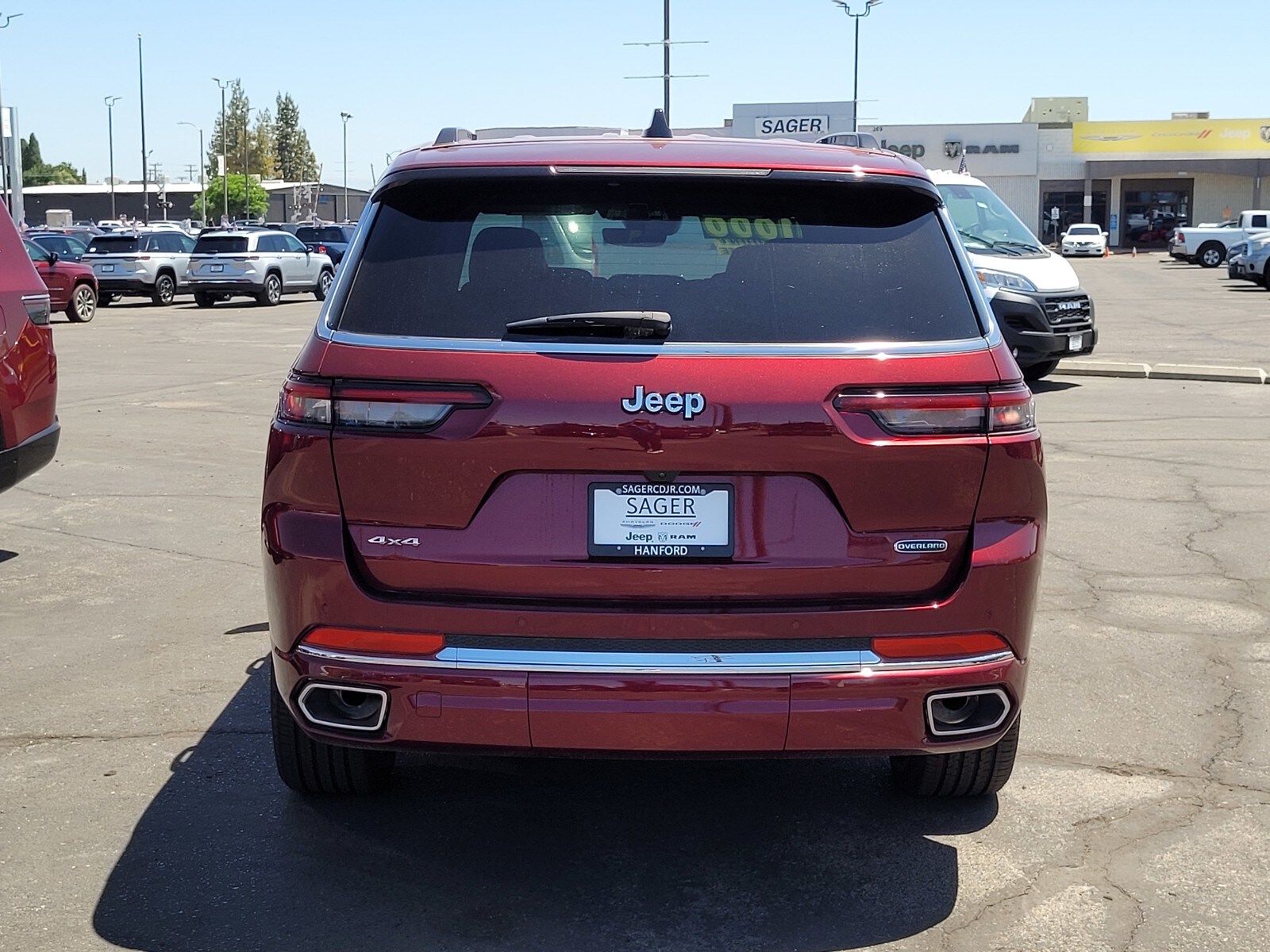 2024 Jeep Grand Cherokee Overland photo 4