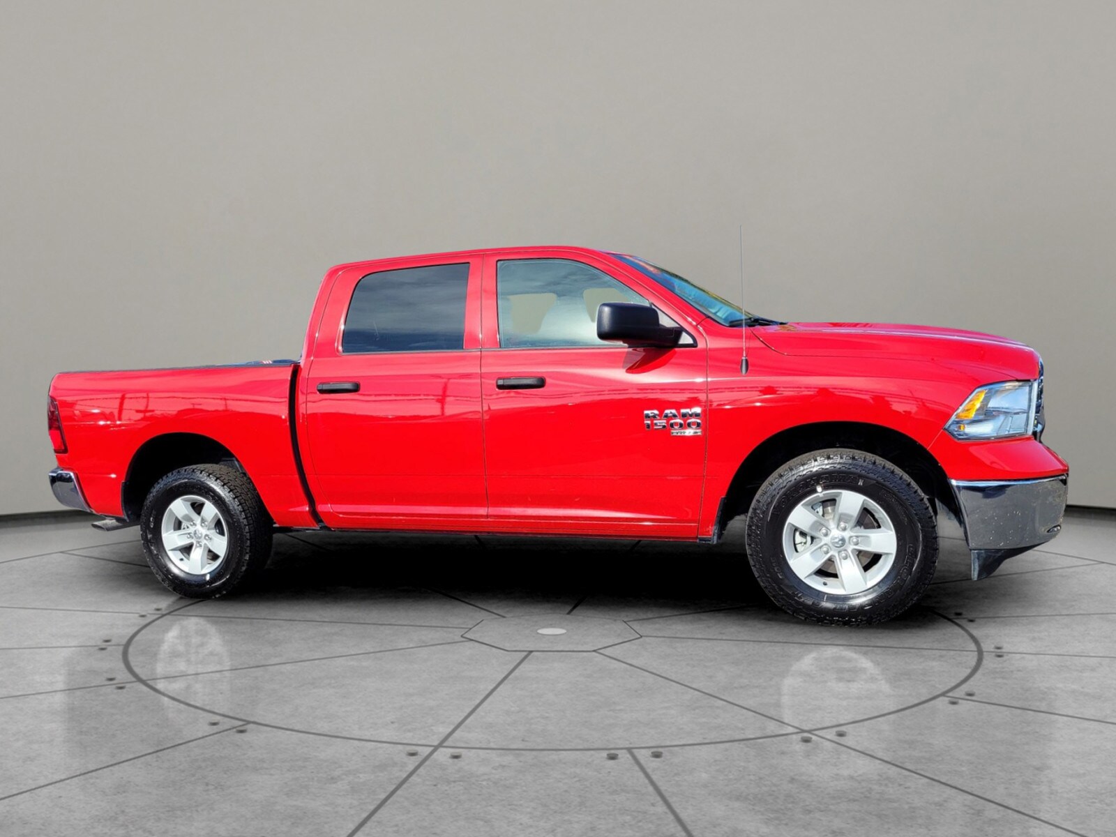 2023 Ram 1500 Classic Tradesman photo 3