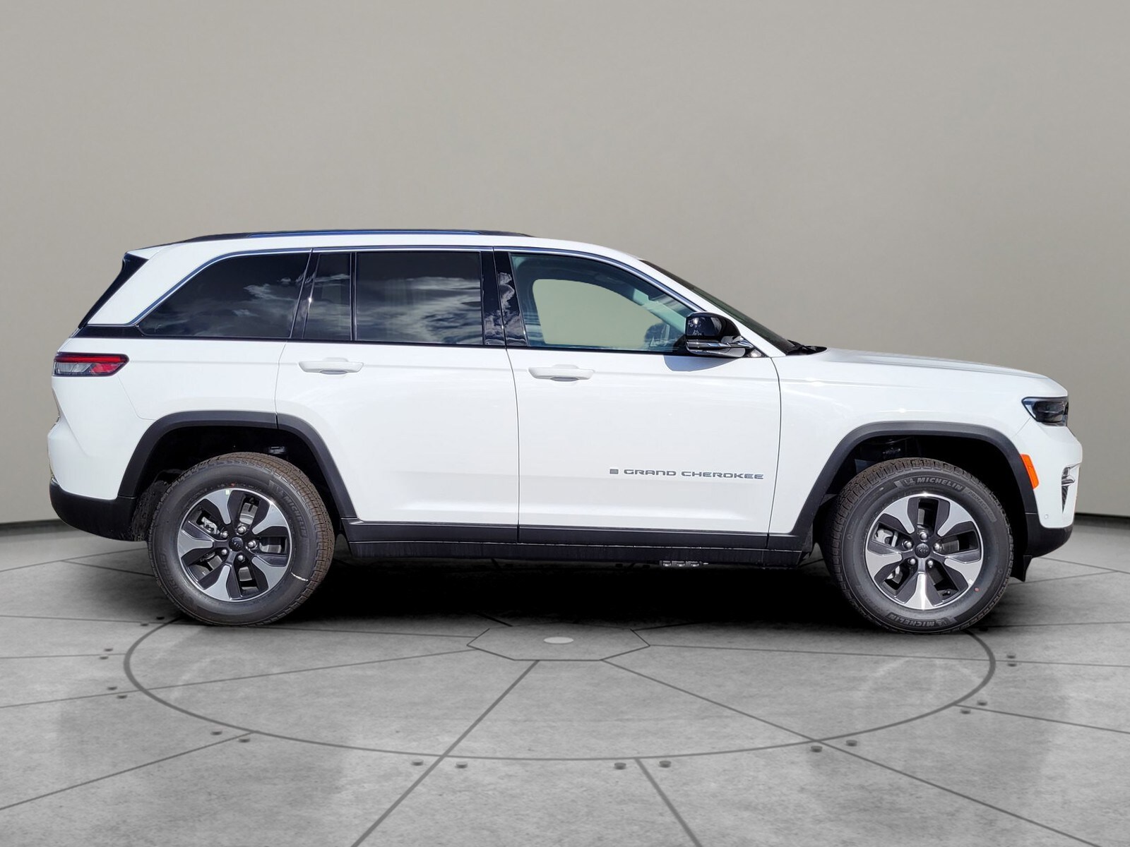 2024 Jeep Cherokee 4xe Base photo 3