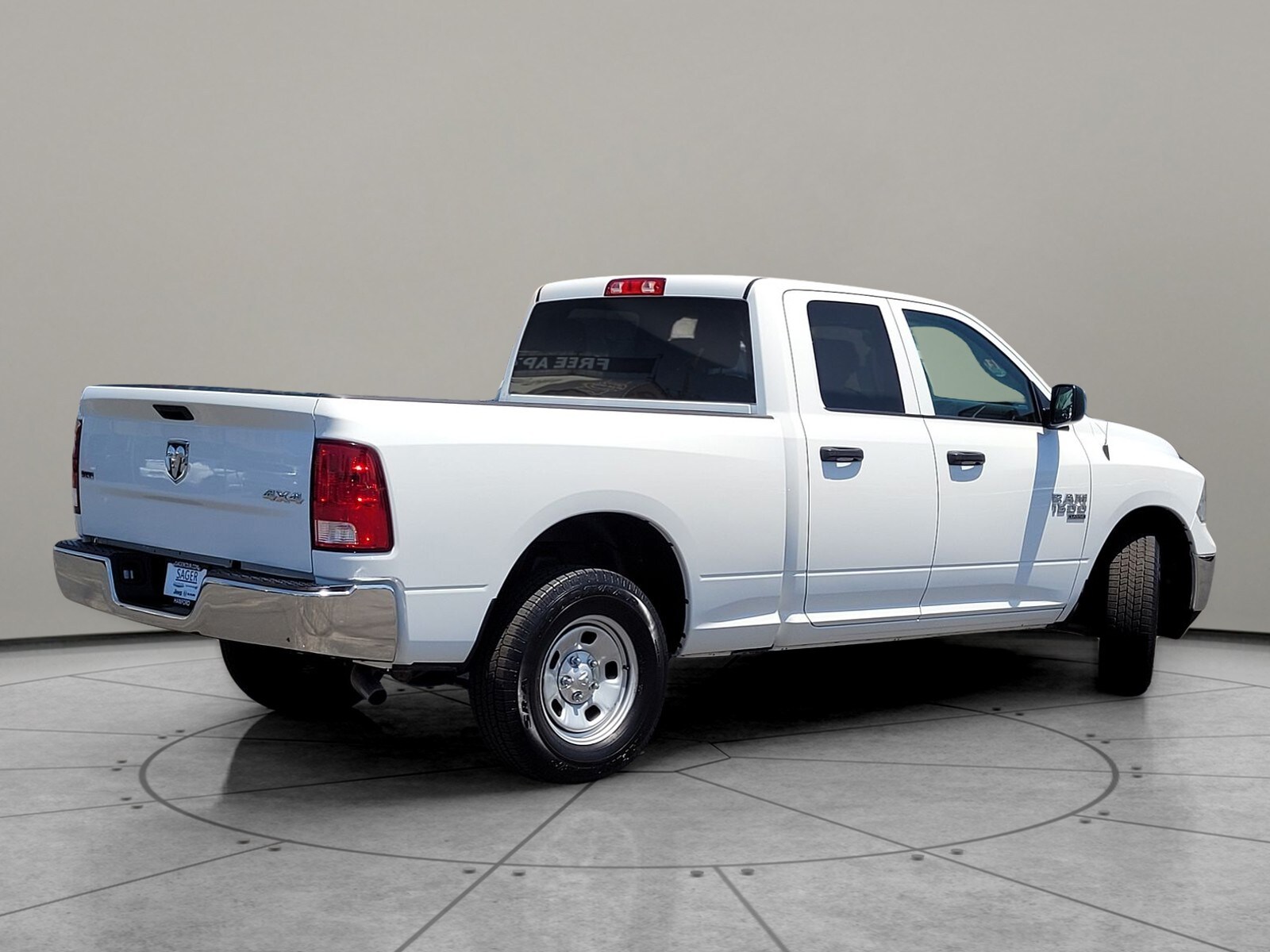 2024 Ram 1500 Classic SLT photo 4