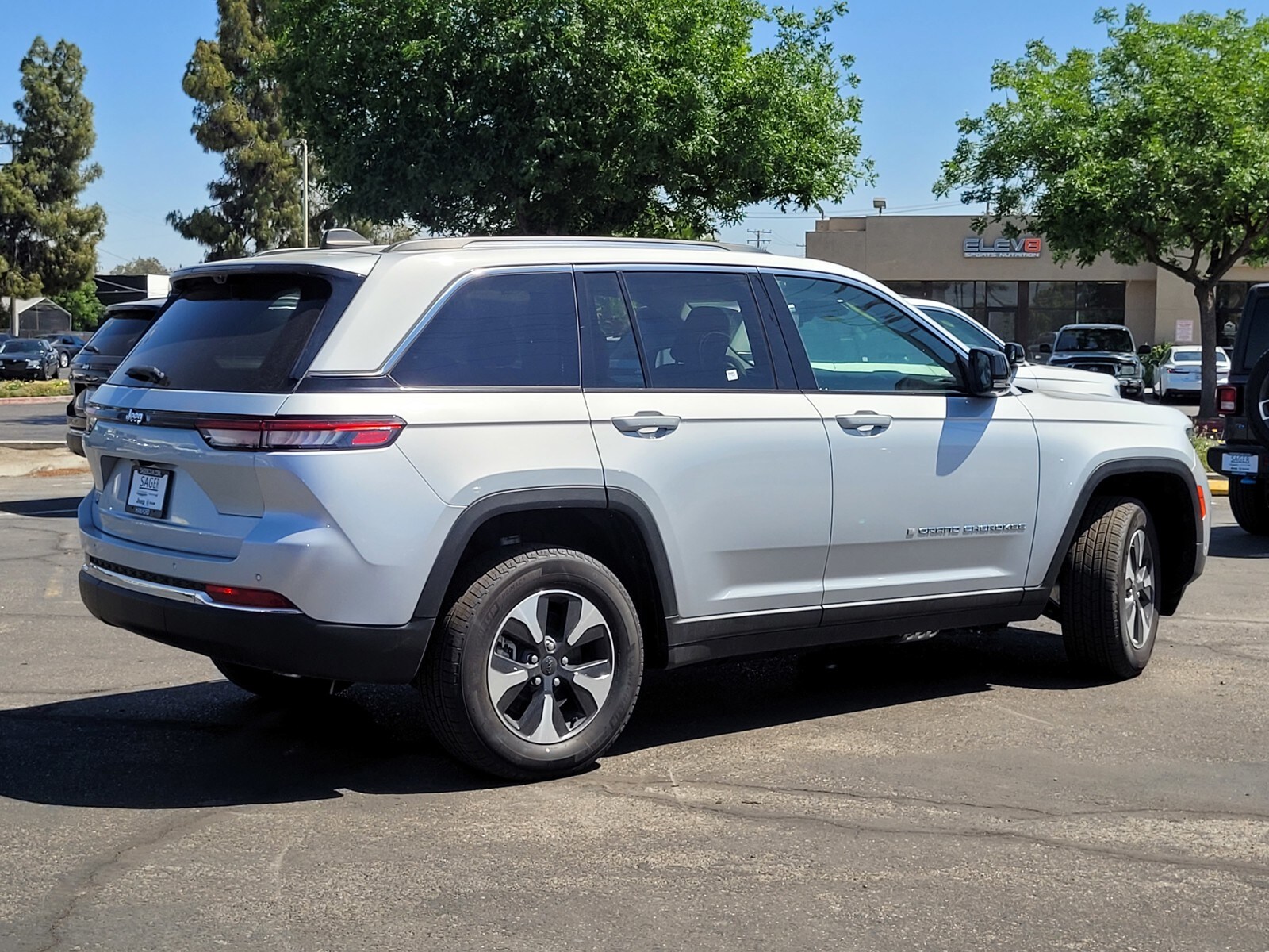 2024 Jeep Cherokee 4xe Base photo 3