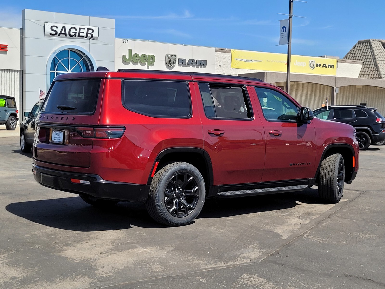 2024 Jeep Wagoneer Carbide photo 4