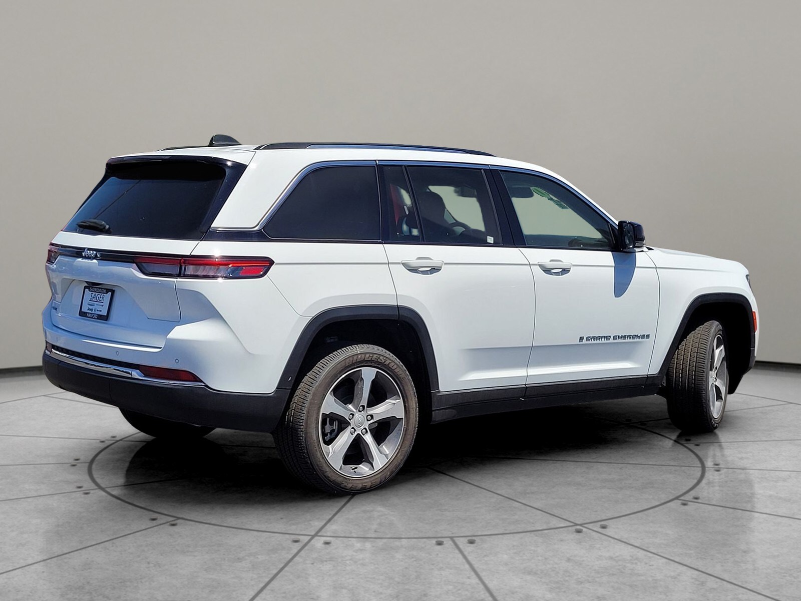 2024 Jeep Cherokee 4xe Base photo 2