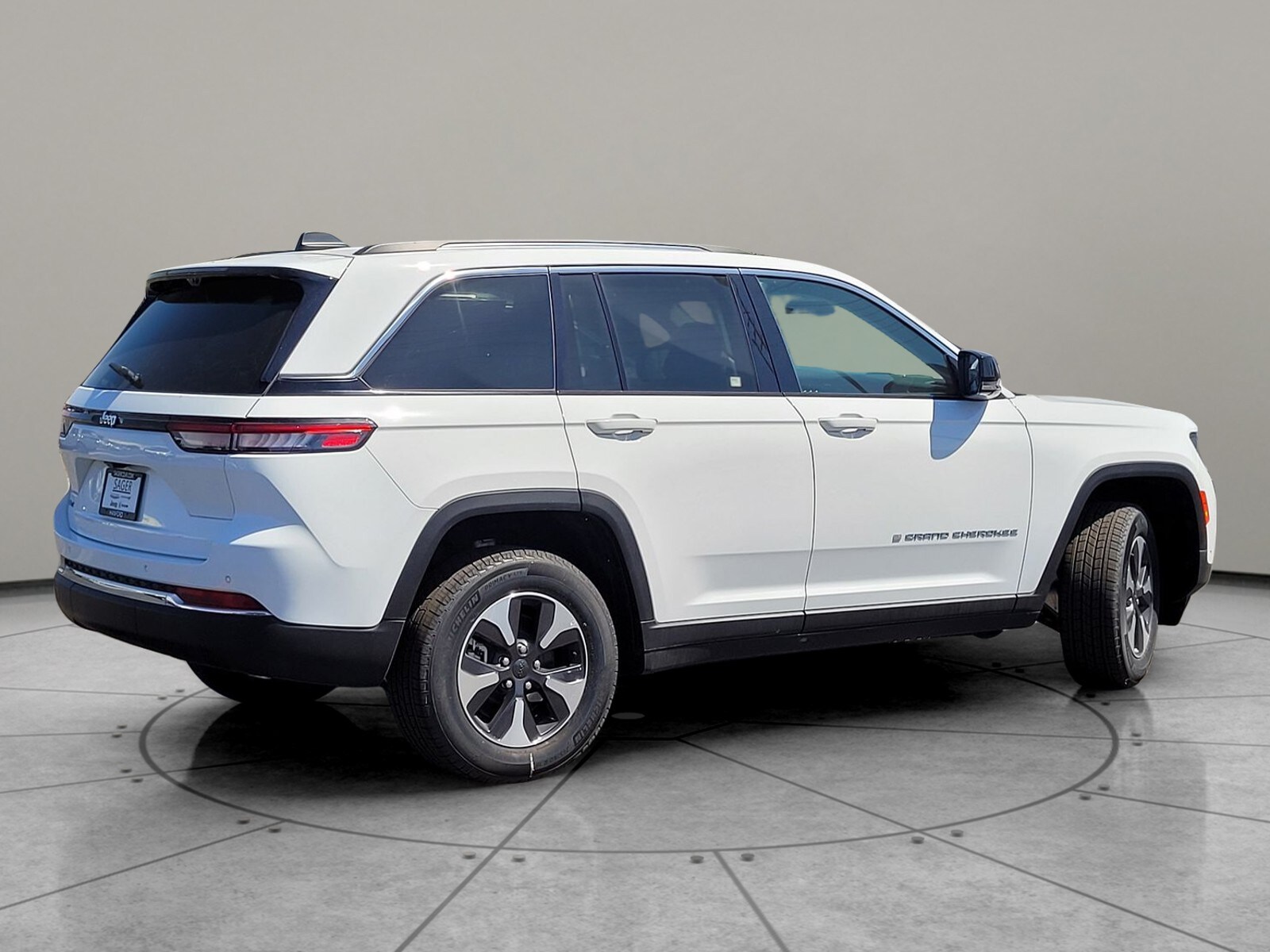 2024 Jeep Cherokee 4xe Base photo 4