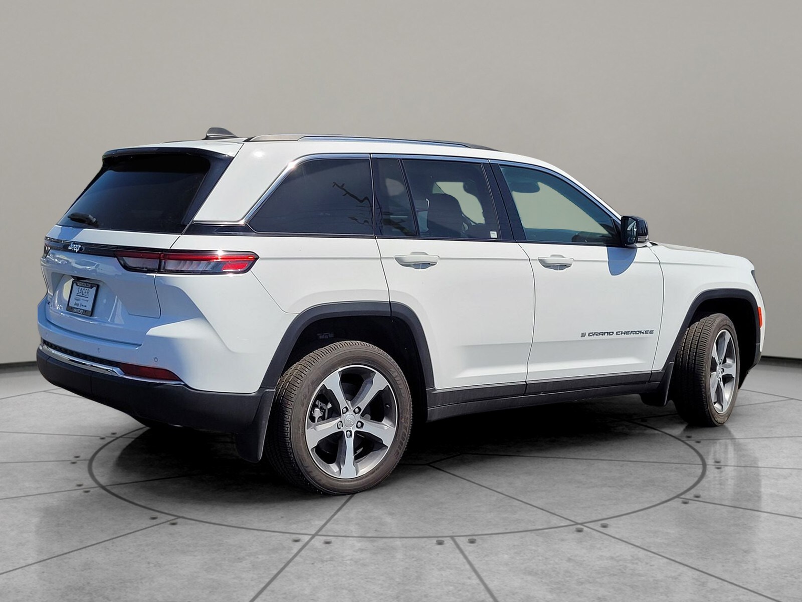 2024 Jeep Cherokee 4xe Base photo 4