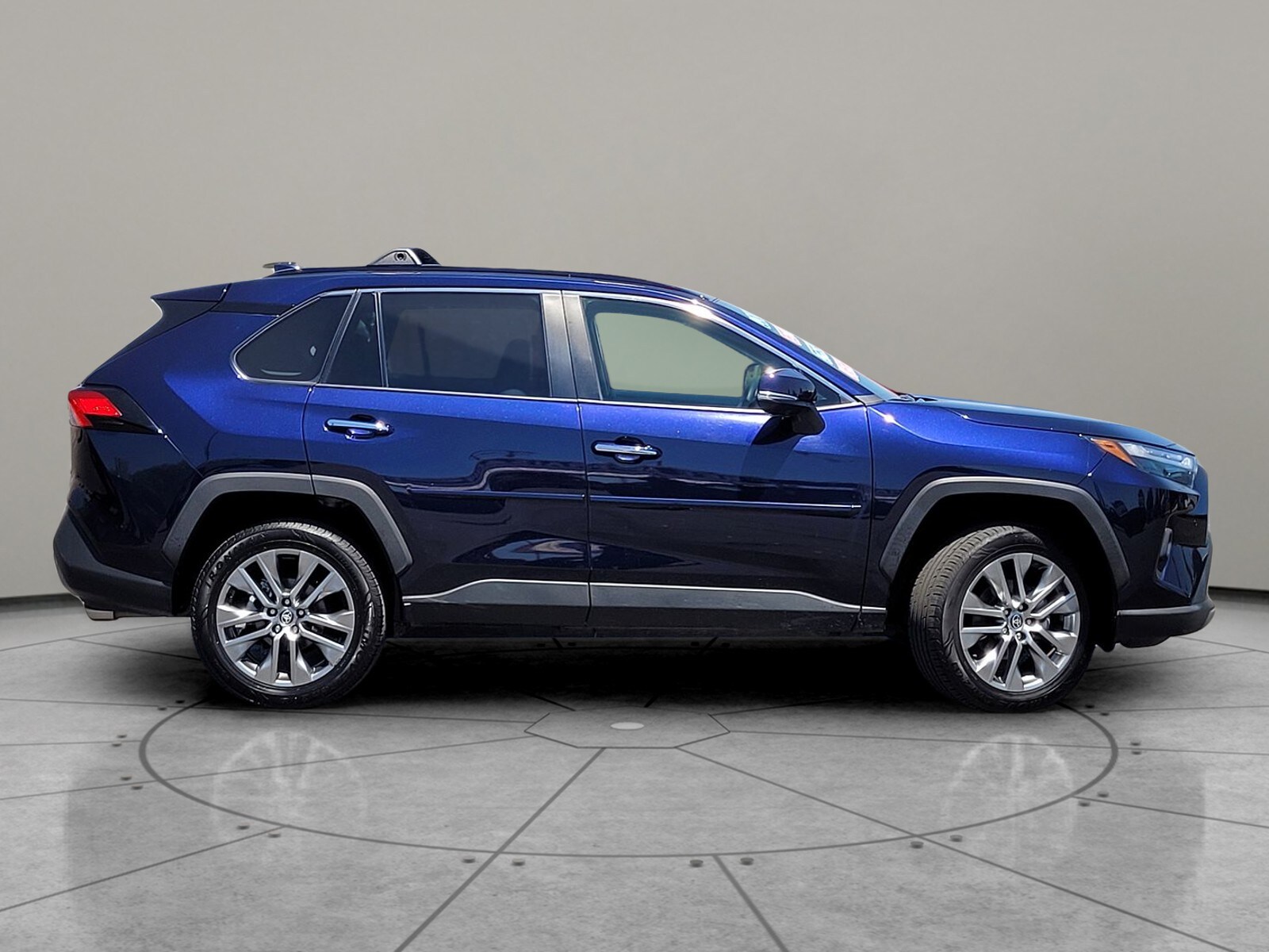 2023 Toyota RAV4 Limited photo 3