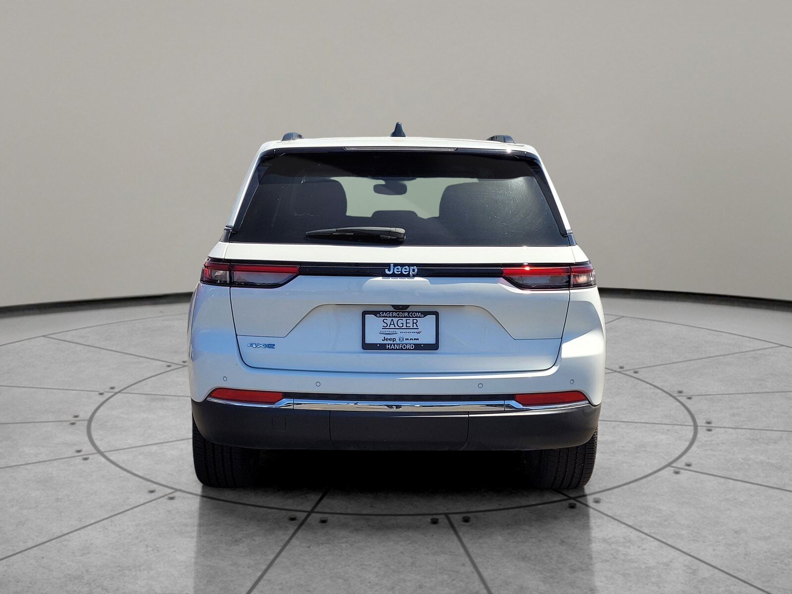 2024 Jeep Cherokee 4xe Base photo 3