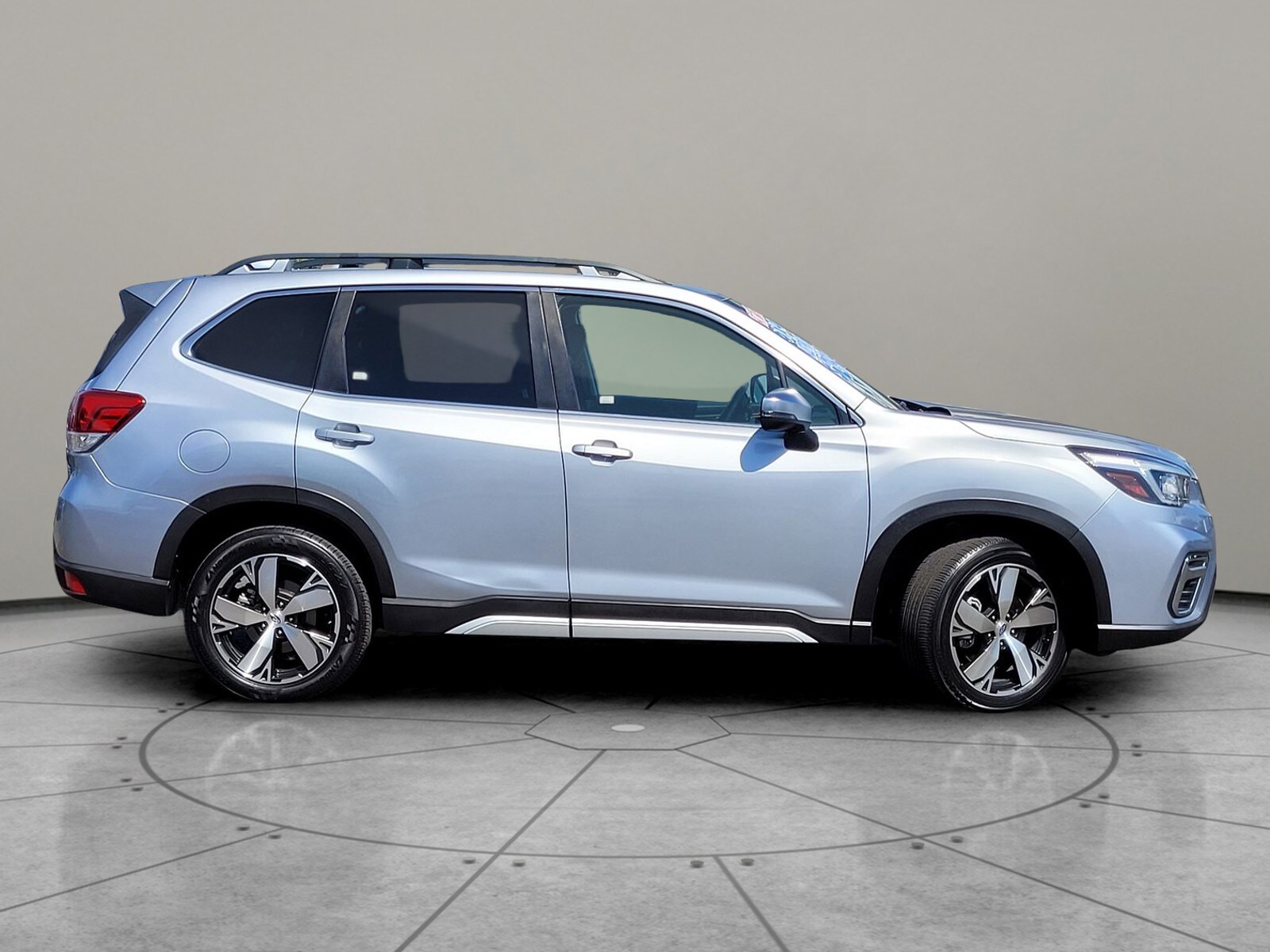 2020 Subaru Forester Touring photo 3