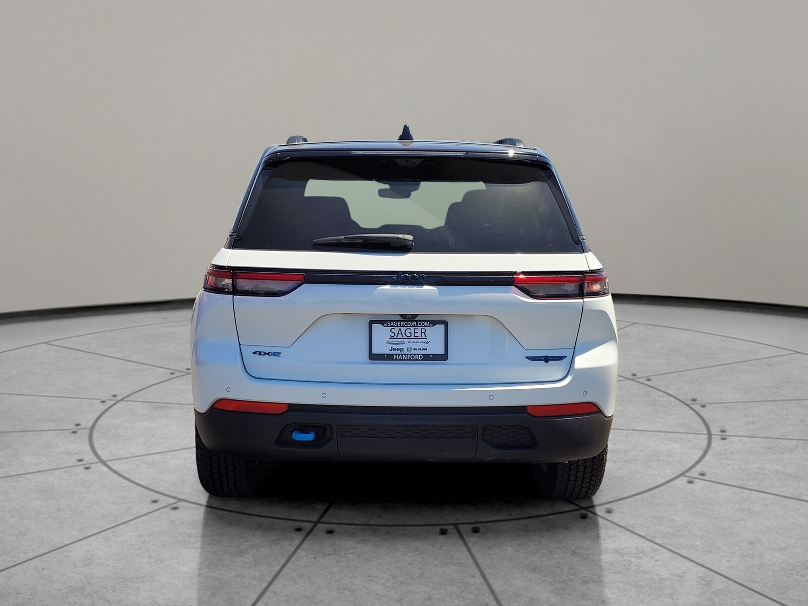 2024 Jeep Cherokee 4xe Trailhawk photo 3