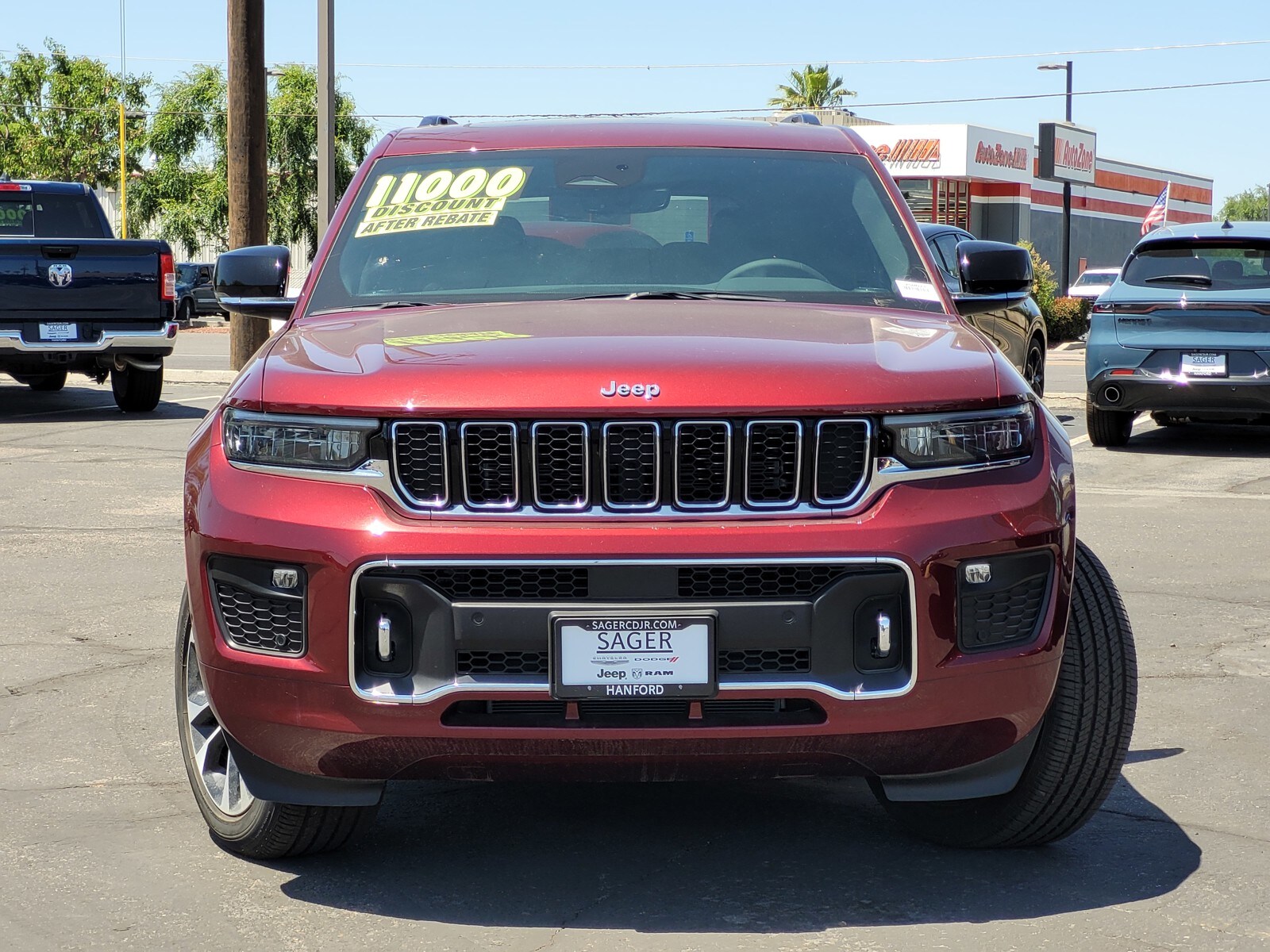 2024 Jeep Grand Cherokee Overland photo 2