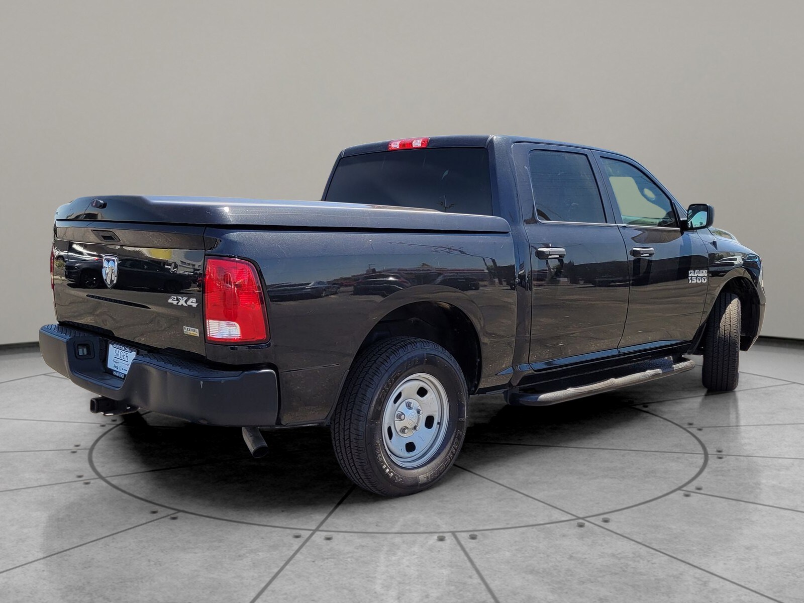 2017 Ram 1500 Tradesman photo 4