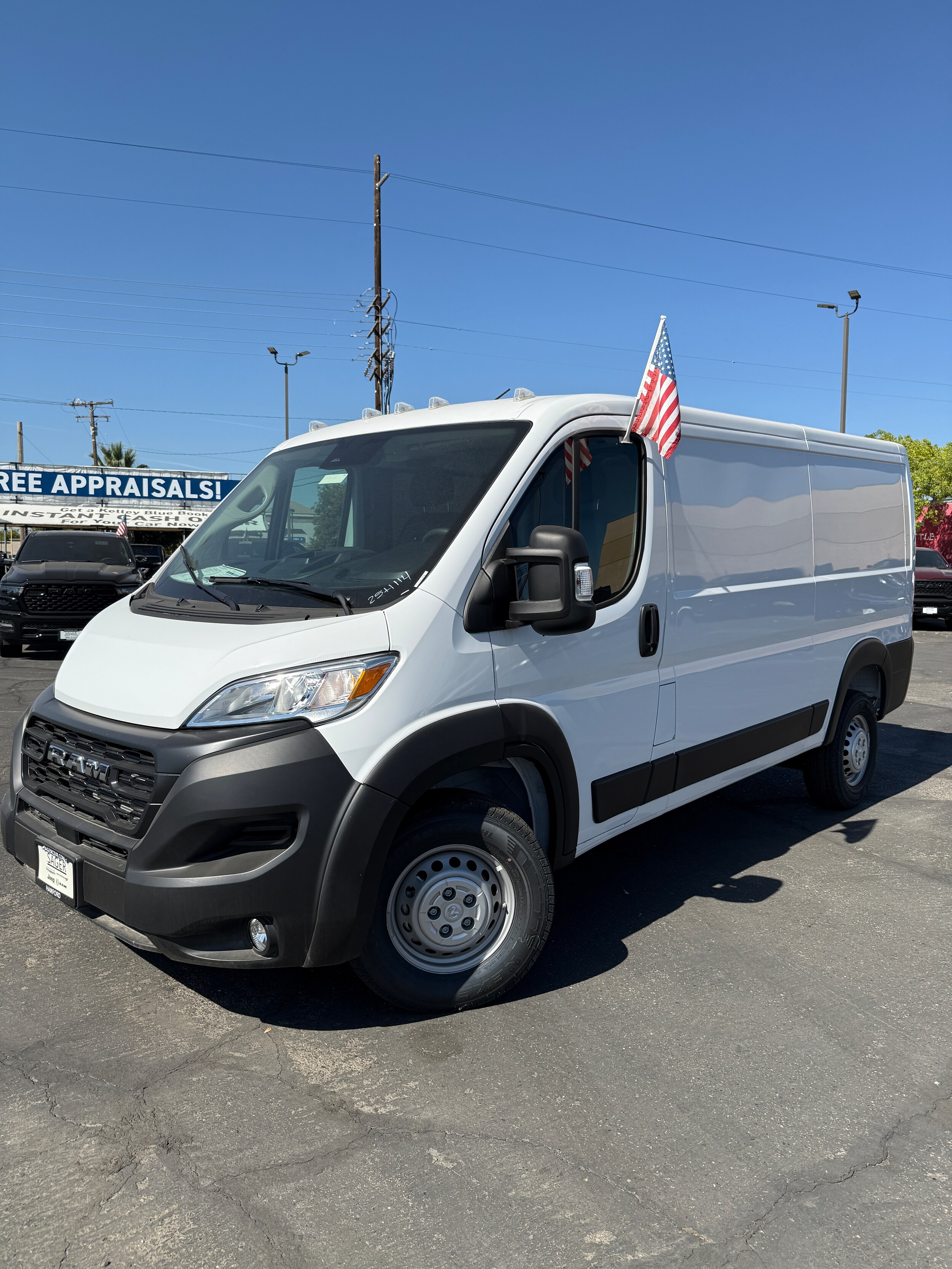 2025 Ram ProMaster 1500 Tradesman Cargo Van photo 3