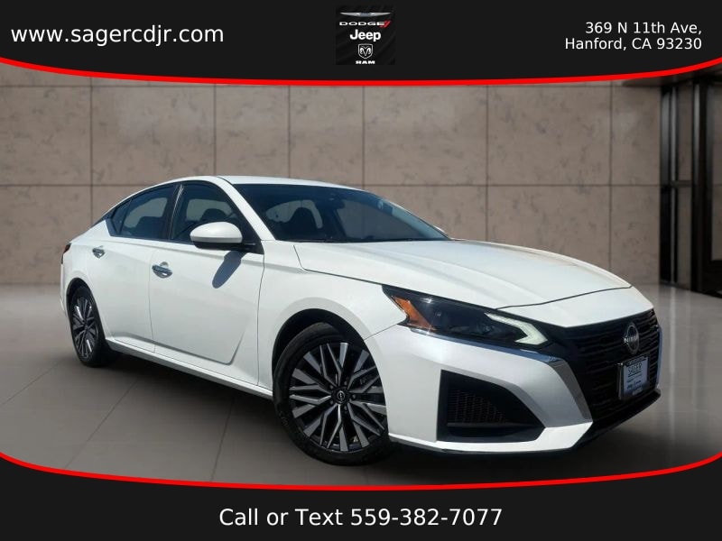 2023 Nissan Altima's photo