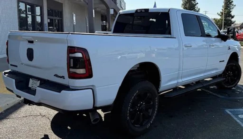 New 2024 Ram 2500 BIG HORN CREW CAB 4X4 6'4 BOX Pickup