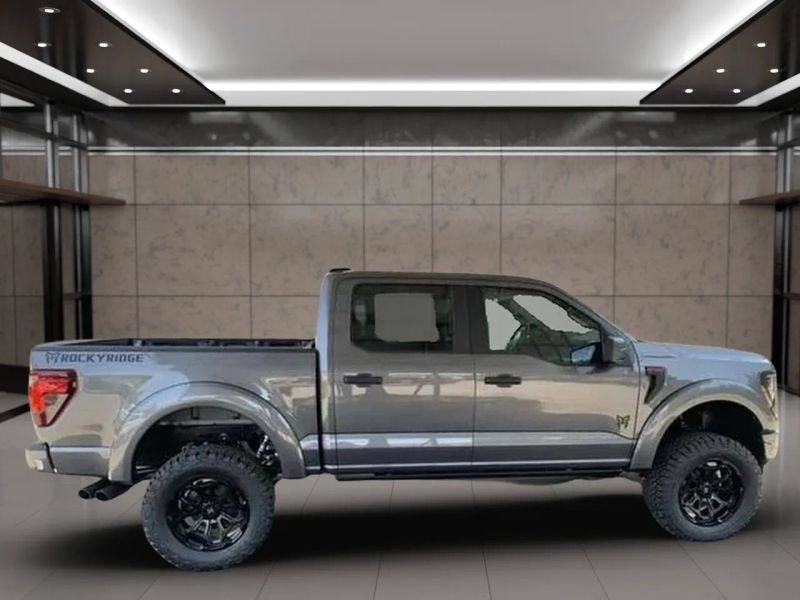 2025 Ford F-150 STX - Photo 8