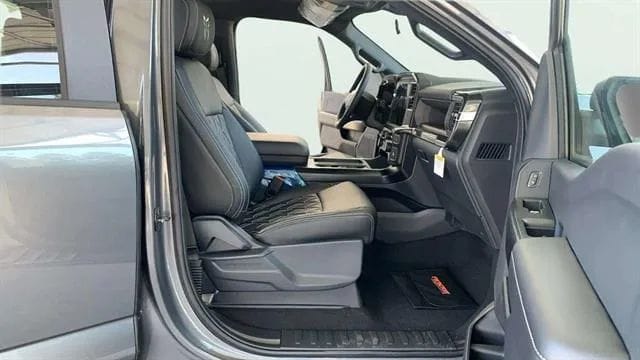 2025 Ford F-150 STX - Photo 34