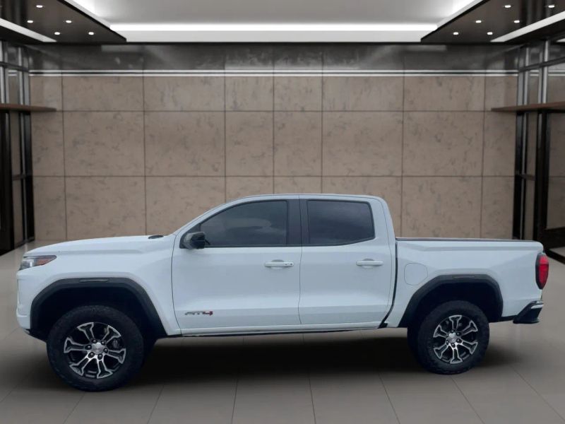2024 Gmc Canyon AT4 photo 2