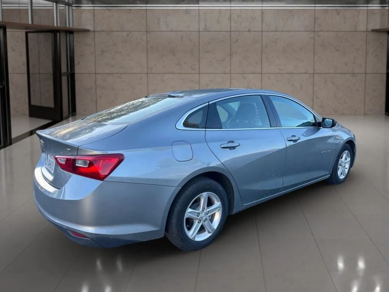 2024 Chevrolet Malibu 1LT photo 4