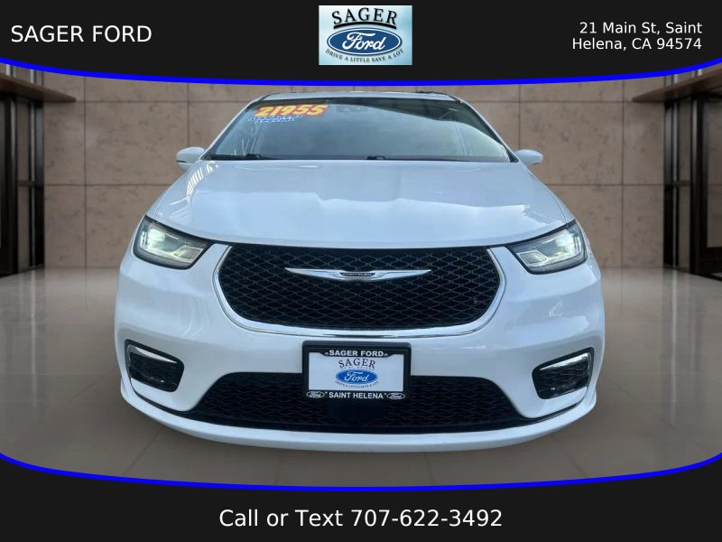 2022 Chrysler Pacifica Touring L's photo