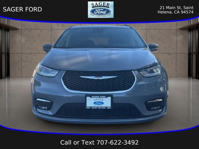 2022 Chrysler Pacifica Touring L's photo