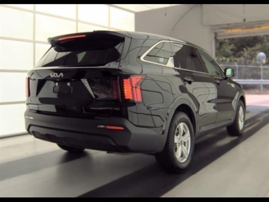 Certified 2023 Kia Sorento LX SUV