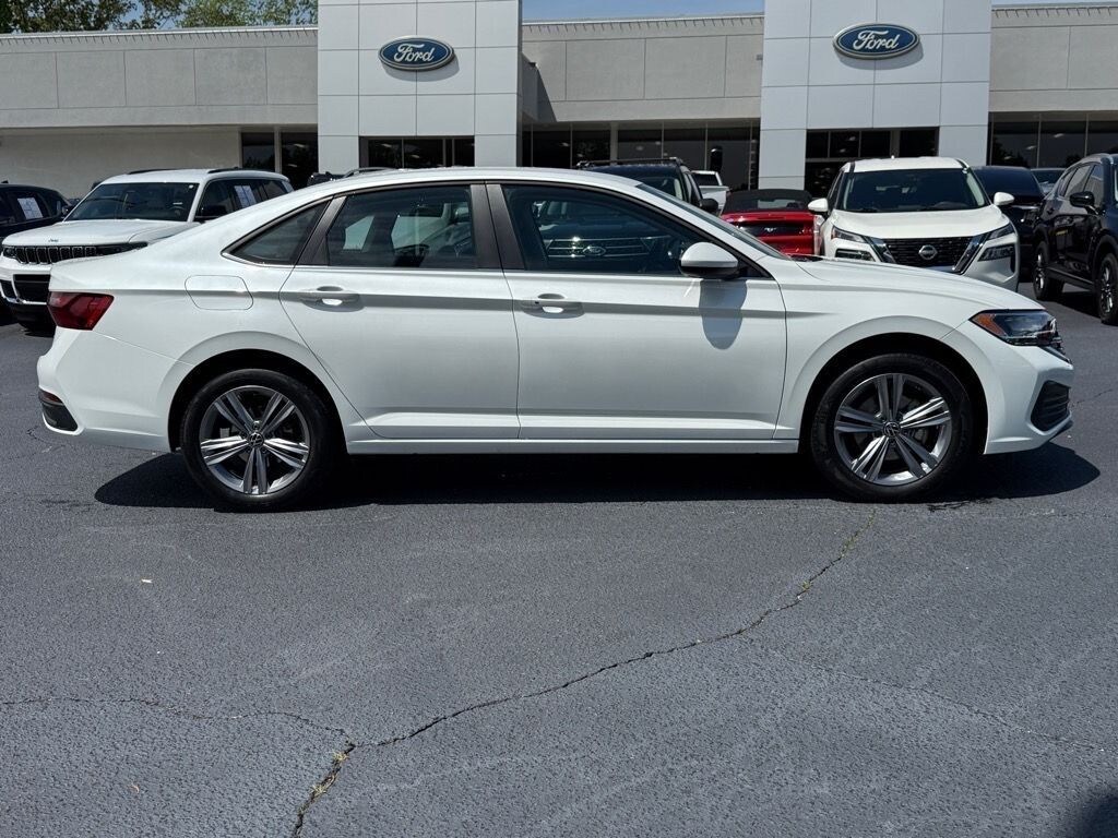 Certified 2023 Volkswagen Jetta 1.5T SE Sedan