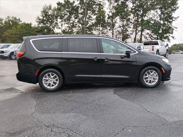 Certified 2025 Chrysler Pacifica Select Minivan/Van
