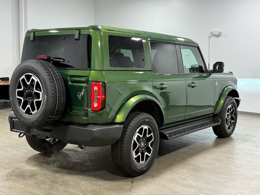 New 2025 Ford Bronco Outer Banks SUV