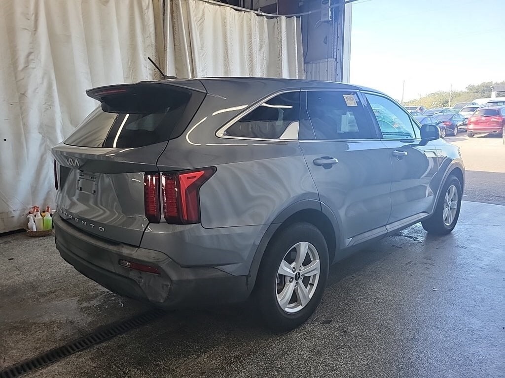 Used 2022 Kia Sorento LX SUV