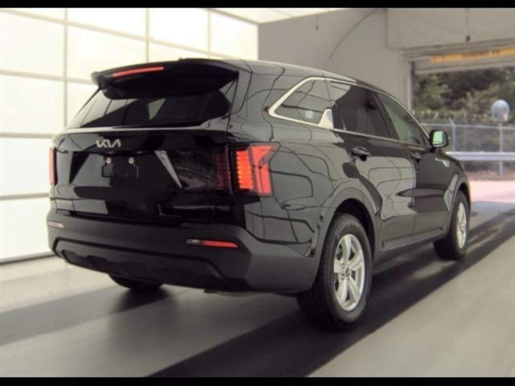 Certified 2023 Kia Sorento LX SUV