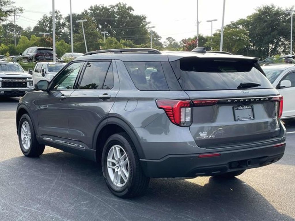 Used 2025 Ford Explorer Active SUV