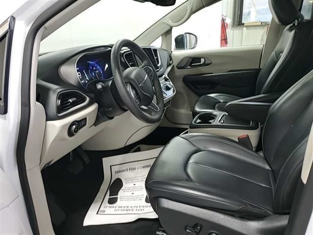 Certified 2023 Chrysler Pacifica Touring L Minivan/Van