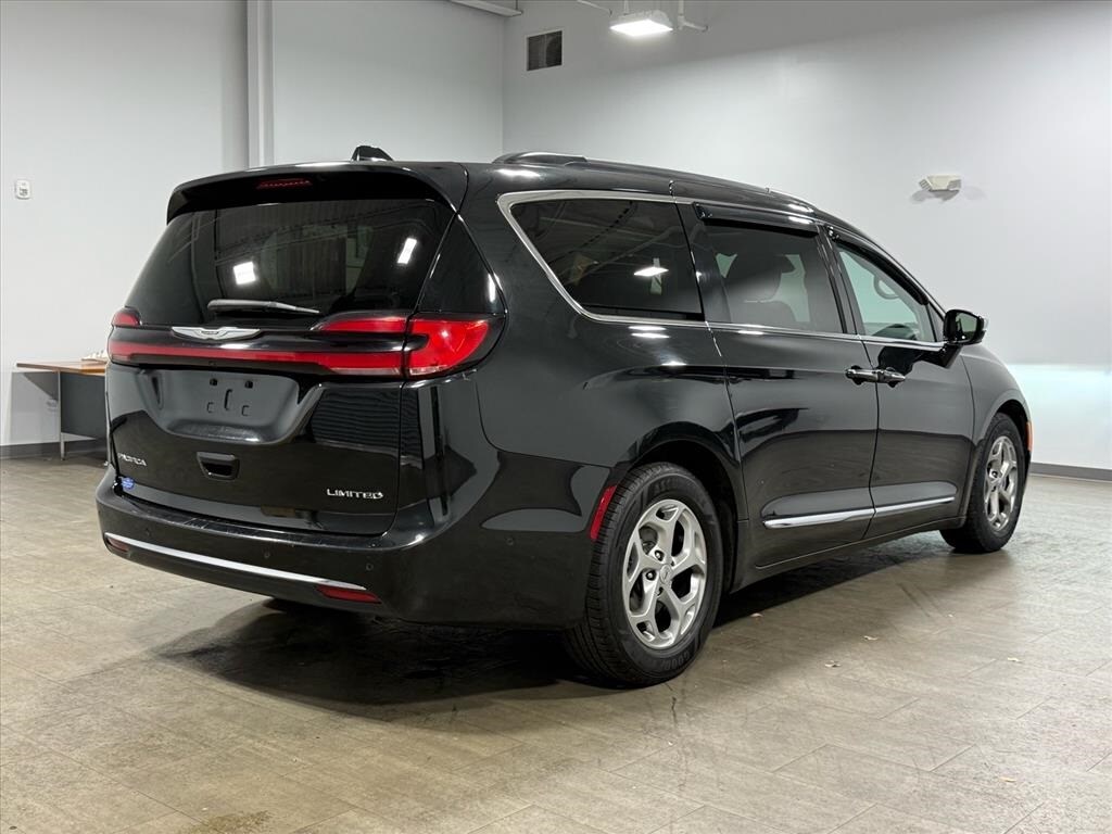 Certified 2022 Chrysler Pacifica Limited Minivan/Van