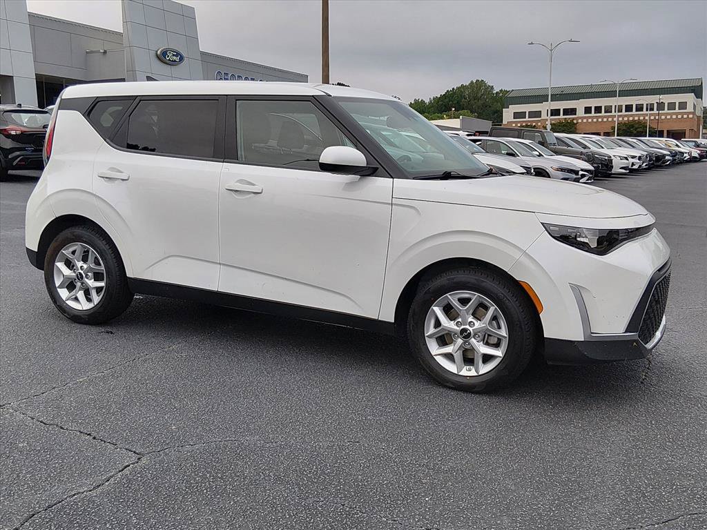 Certified 2024 Kia Soul LX Hatchback