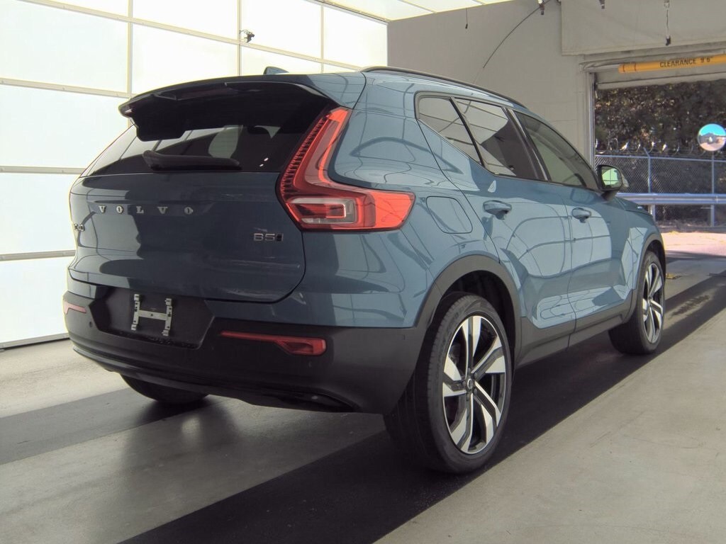Certified 2023 Volvo XC40 B5 Plus Dark Theme SUV