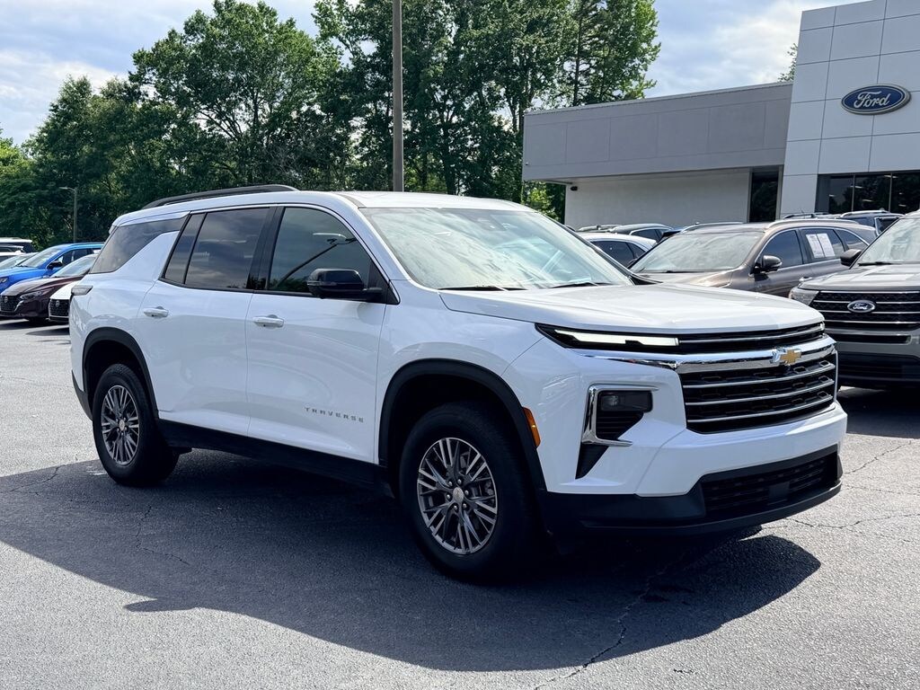 Certified 2025 Chevrolet Traverse LT SUV