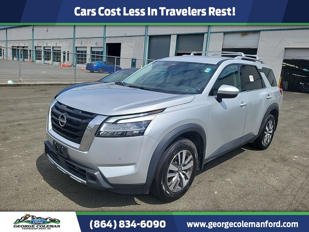 2023 Nissan Pathfinder SL