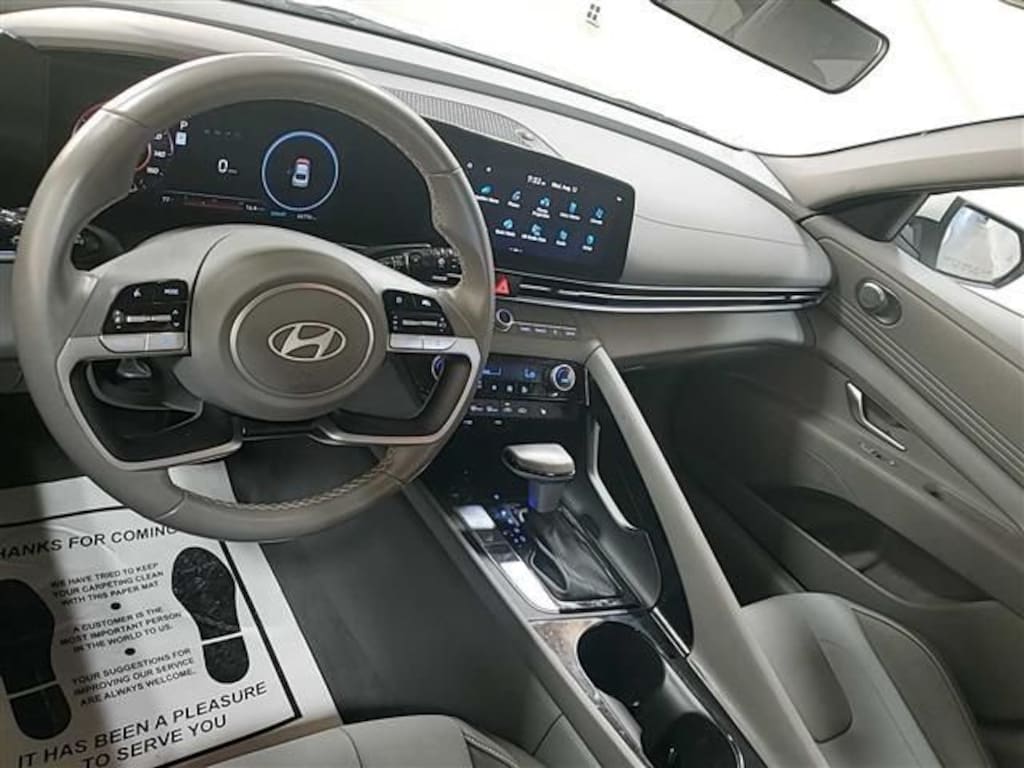 Certified 2025 Hyundai Elantra SEL Convenience Sedan