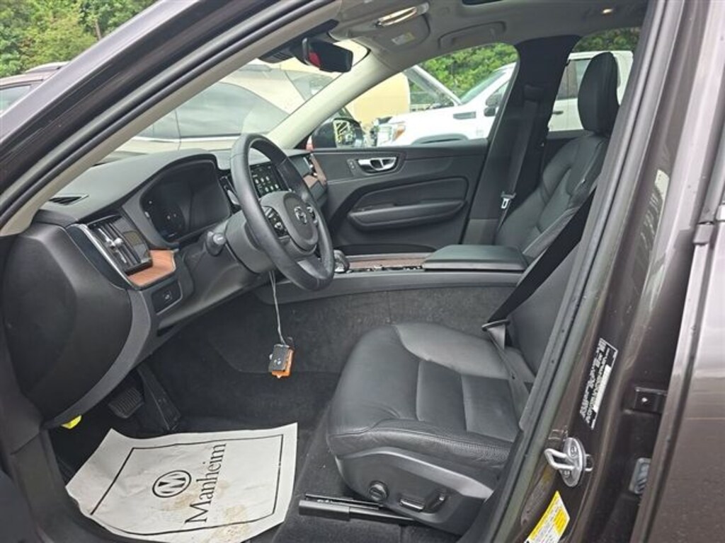 Used 2023 Volvo XC60 B5 Plus Bright Theme SUV