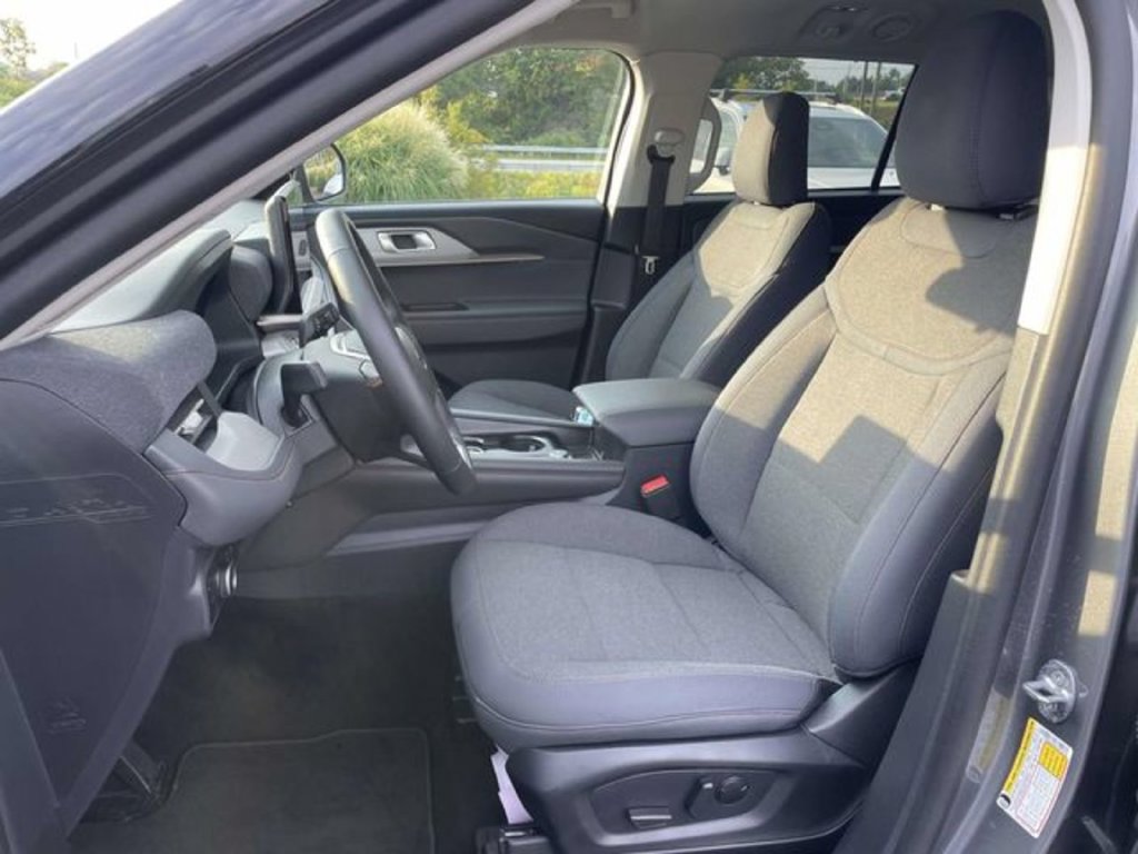 Used 2025 Ford Explorer Active SUV
