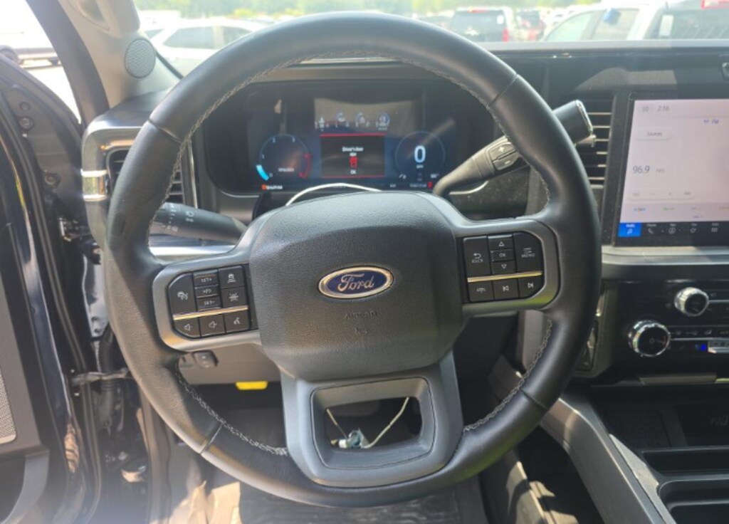 Used 2025 Ford F-250SD Lariat Truck