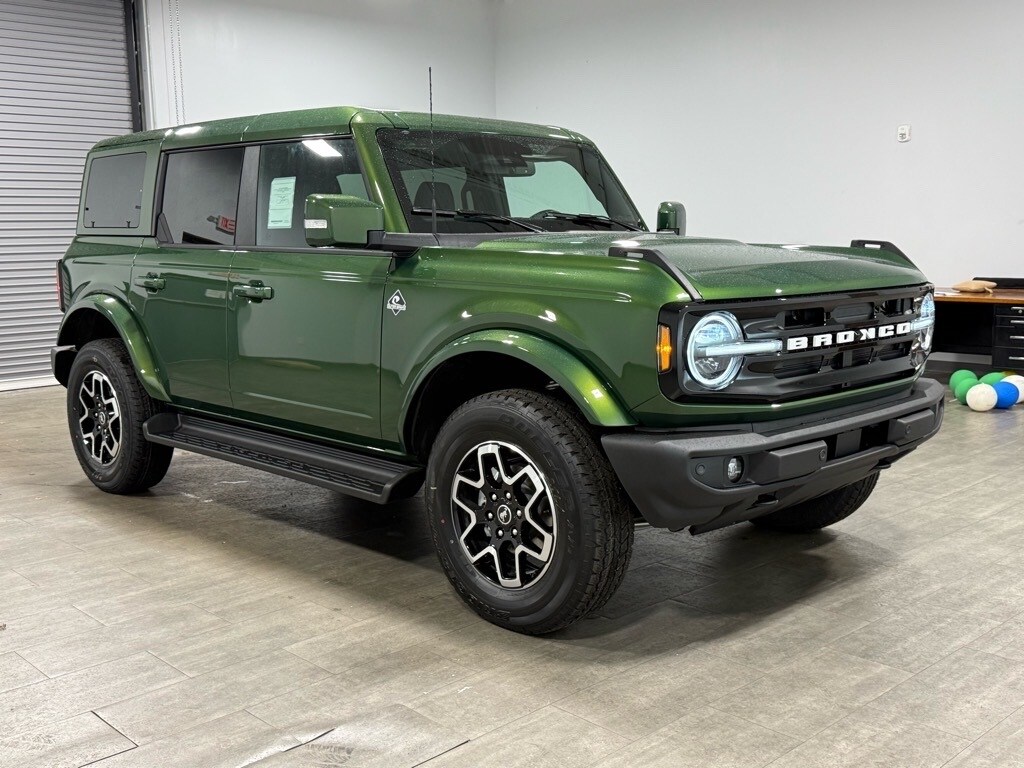 New 2025 Ford Bronco Outer Banks SUV
