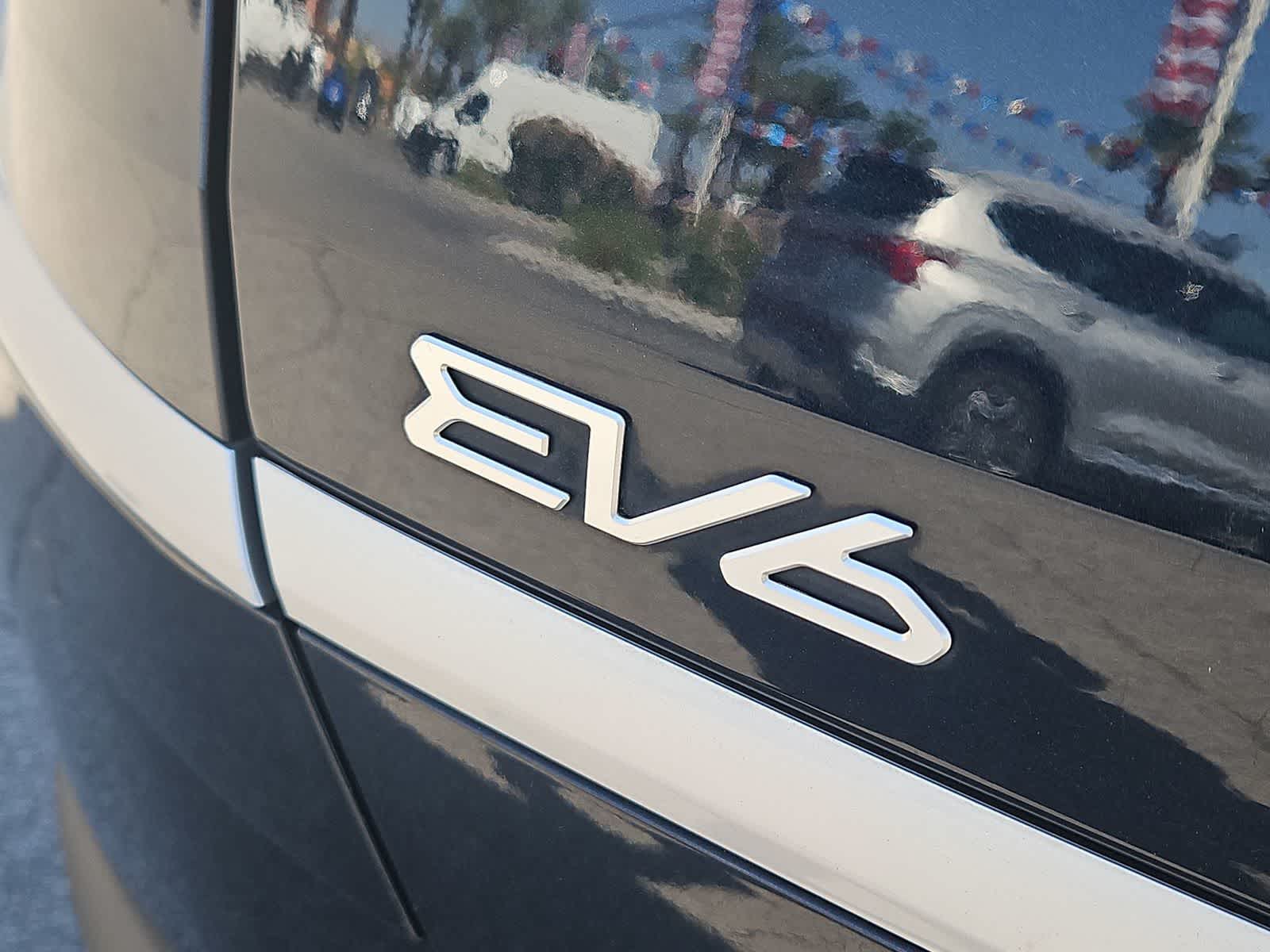 Thumbnail: 2023 Kia EV6 - 13